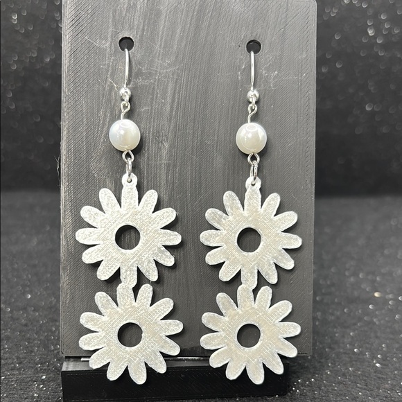 White Floral Drop Earrings - Picture 1 of 4